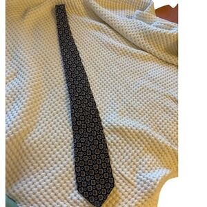 Cambridge Classics Mens Navy Blue Tan Geometric Medallion 100% Silk Necktie Tie